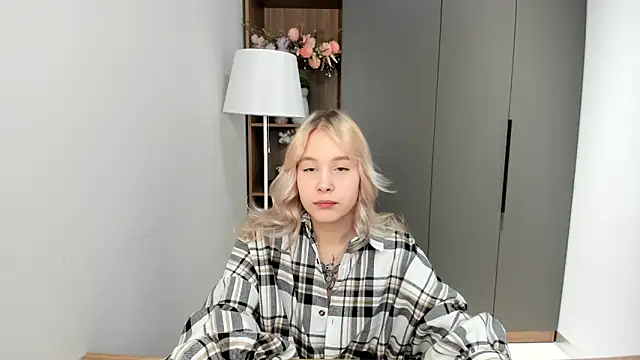 Snapshot of AunclreaVache chatting on November 30, 2025, 10:49 am AunclreaVache online show from November 30, 2025, 10:49 am