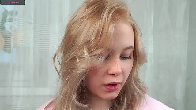 AunclreaVache online show from March 27, 2026, 11:11 am