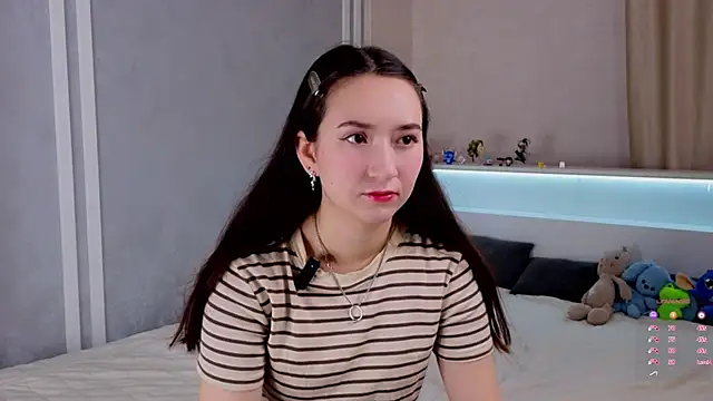 LuclieOppy online show from December 14, 2025, 1:23 am