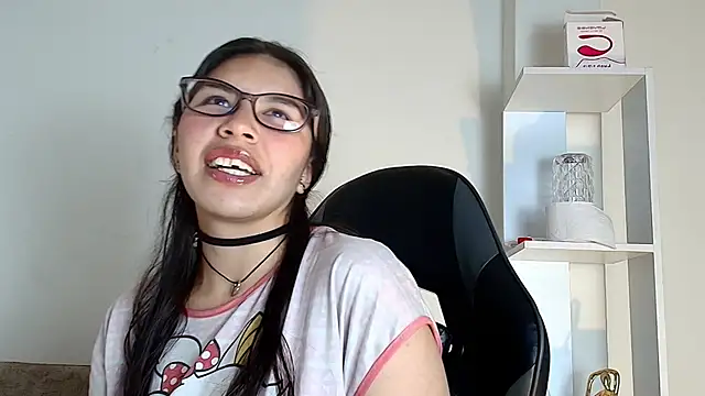 Nahomi rous777 online show from December 15, 2025, 3:29 pm