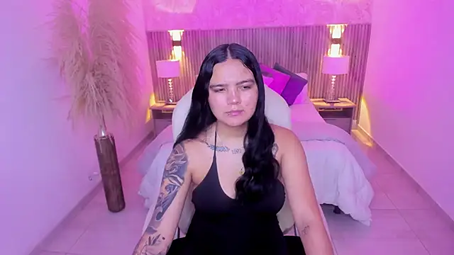 Snapshot of Allyson_brown_ chatting on December 16, 2025, 7:18 pm Allyson brown online show from December 16, 2025, 7:18 pm