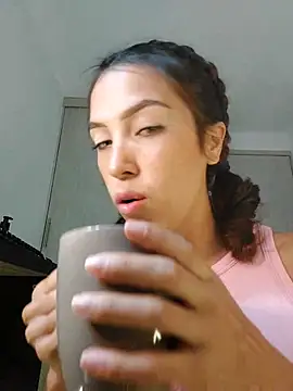 Lina Carolina online show from December 15, 2025, 5:46 am