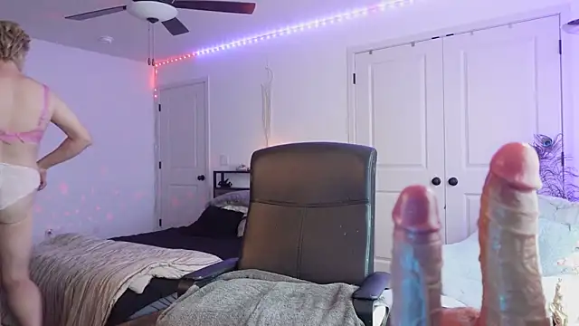 Snapshot of Mona_The_MILF chatting on December 3, 2025, 8:19 pm Mona The MILF online show from December 3, 2025, 8:19 pm