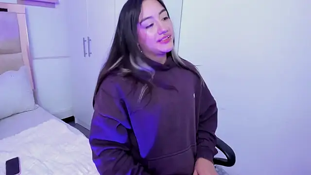 Snapshot of Nana__S chatting on January 7, 2026, 3:22 am Nana S online show from January 7, 2026, 3:22 am