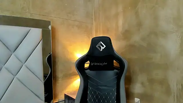 Snapshot of maddox_santana chatting on December 17, 2025, 9:25 am maddox santana online show from December 17, 2025, 9:25 am