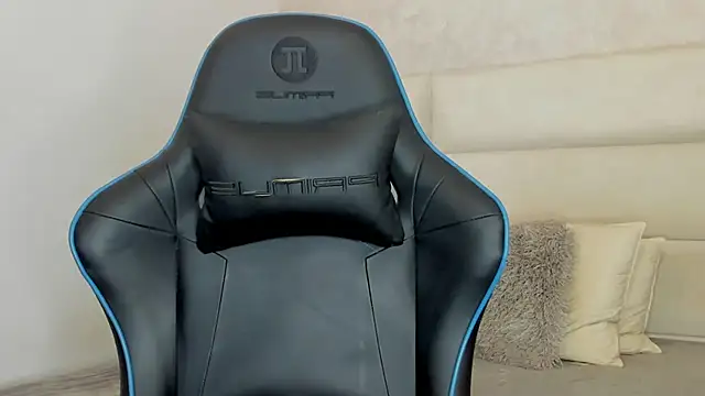 Snapshot of maddox_santana chatting on December 15, 2025, 8:09 am maddox santana online show from December 15, 2025, 8:09 am