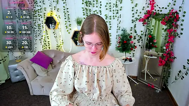 Mia Mooore online show from December 14, 2025, 1:39 pm