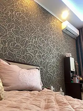 Sweet little gir online show from March 4, 2026, 8:00 am