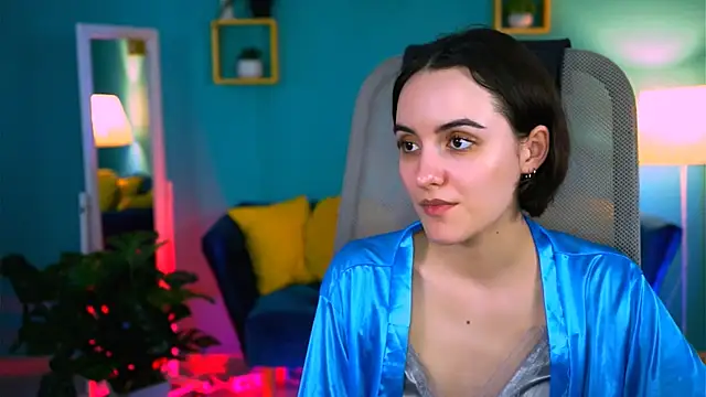 Snapshot of KateWillows chatting on February 15, 2026, 7:51 am KateWillows online show from February 15, 2026, 7:51 am