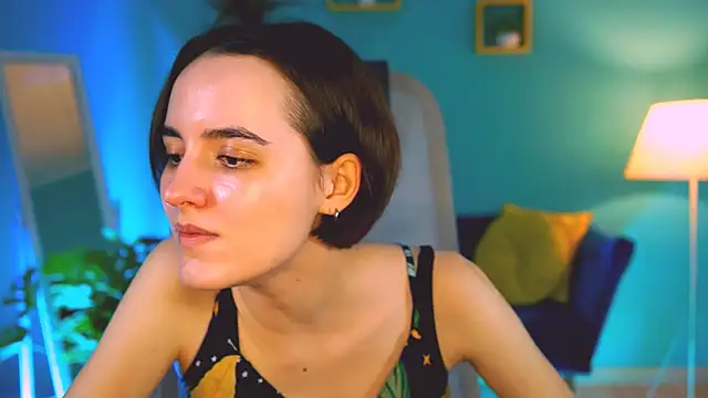 Snapshot of KateWillows chatting on December 18, 2025, 4:17 am KateWillows online show from December 18, 2025, 4:17 am