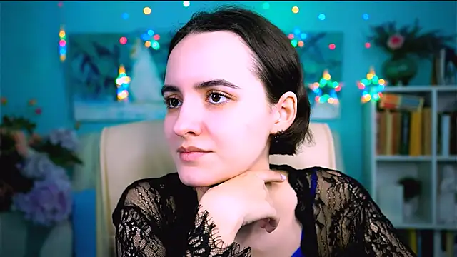 Snapshot of KateWillows chatting on February 22, 2026, 4:59 am KateWillows online show from February 22, 2026, 4:59 am