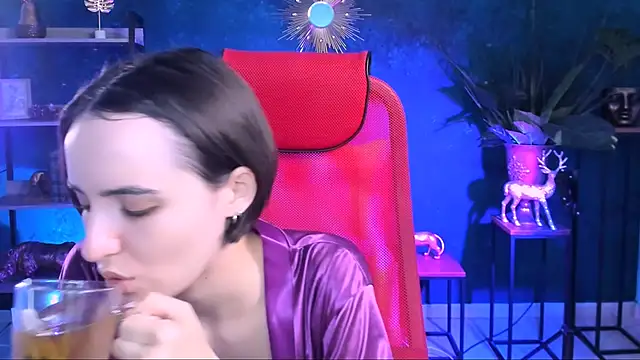 Snapshot of KateWillows chatting on January 14, 2026, 5:00 am KateWillows online show from January 14, 2026, 5:00 am