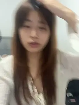 xiaohui660 online show from November 30, 2025, 5:14 pm