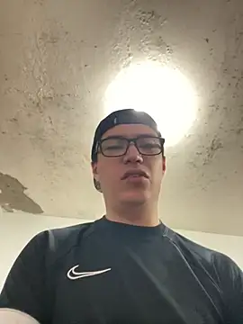 Victor01511 online show from June 15, 2026, 6:07 pm