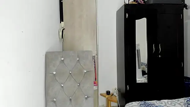 Snapshot of Darktemp_ chatting on May 3, 2026, 12:05 am Darktemp online show from May 3, 2026, 12:05 am