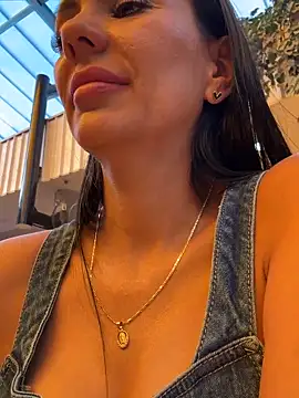 Snapshot of SofhiaTaylor chatting on February 12, 2026, 7:57 pm SofhiaTaylor online show from February 12, 2026, 7:57 pm