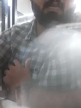 Snapshot of mrwhoti chatting on December 1, 2025, 8:37 am mrwhoti online show from December 1, 2025, 8:37 am