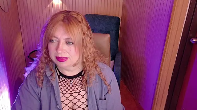 MilfArlet online show from February 10, 2026, 1:32 pm