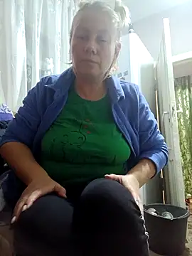 Snapshot of romashka56 chatting on November 28, 2025, 4:40 pm romashka56 online show from November 28, 2025, 4:40 pm