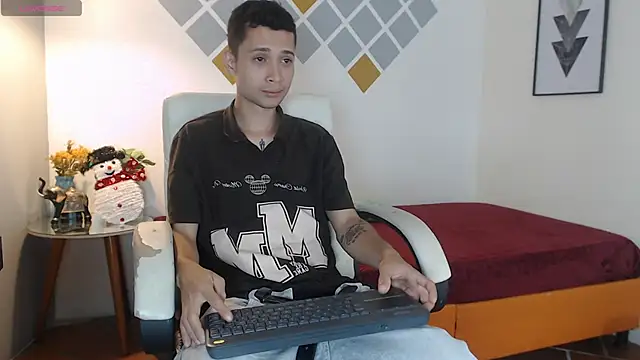 Snapshot of LucassSmith11 chatting on February 21, 2026, 3:03 pm LucassSmith11 online show from February 21, 2026, 3:03 pm