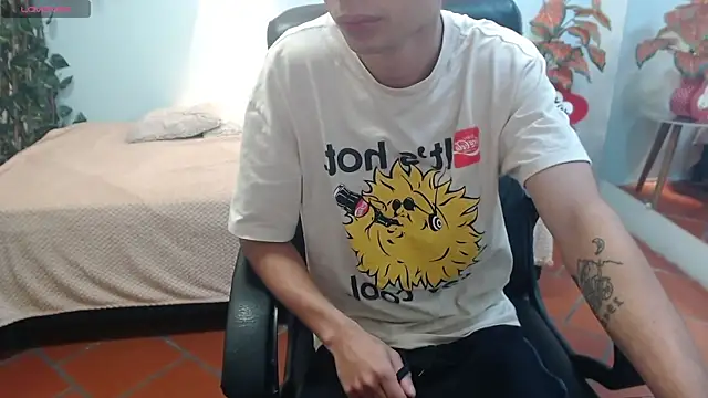 Snapshot of LucassSmith11 chatting on December 18, 2025, 11:47 am LucassSmith11 online show from December 18, 2025, 11:47 am