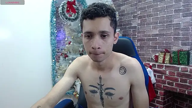 Snapshot of LucassSmith11 chatting on December 21, 2025, 12:18 pm LucassSmith11 online show from December 21, 2025, 12:18 pm