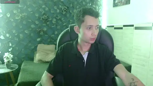 Snapshot of LucassSmith11 chatting on December 14, 2025, 11:27 am LucassSmith11 online show from December 14, 2025, 11:27 am