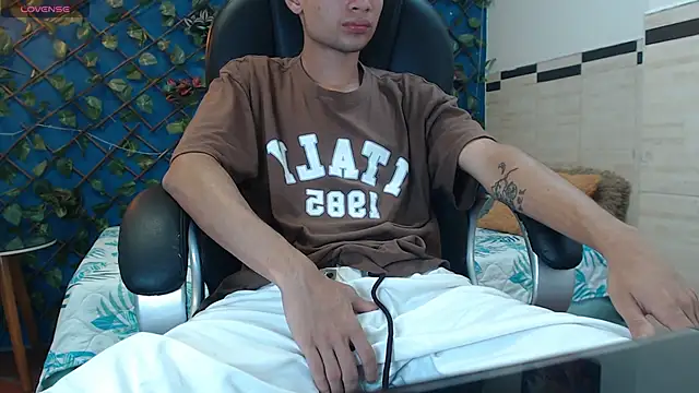 Snapshot of LucassSmith11 chatting on April 9, 2026, 8:48 pm LucassSmith11 online show from April 9, 2026, 8:48 pm