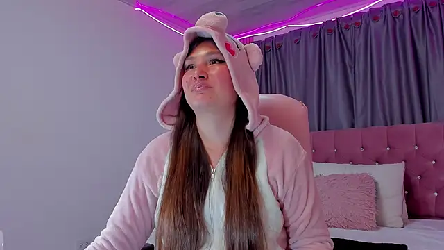 Snapshot of AngieG02_ chatting on December 16, 2025, 3:11 am AngieG02 online show from December 16, 2025, 3:11 am