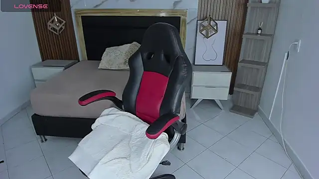 VIOLETTA ROSS1 online show from February 10, 2026, 12:37 pm