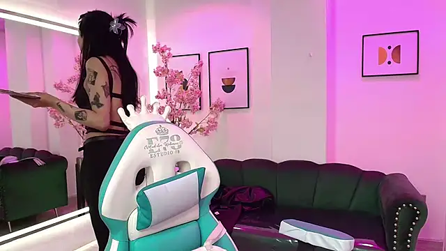 myla evans online show from December 3, 2025, 12:37 pm