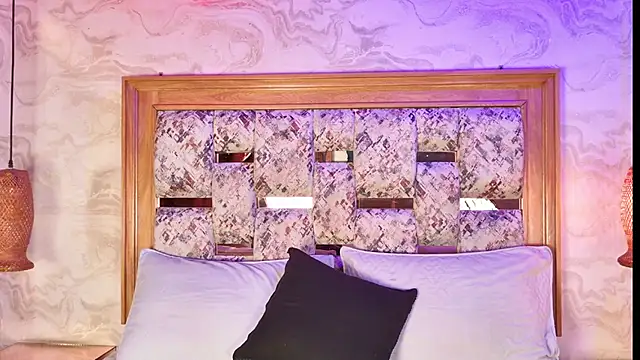 emily dempsey online show from March 24, 2026, 8:09 pm