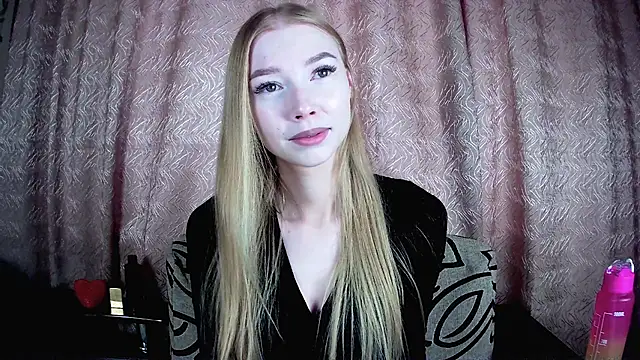 Snapshot of Rysella chatting on December 14, 2025, 10:10 am Rysella online show from December 14, 2025, 10:10 am