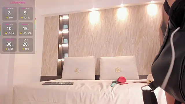 Snapshot of ayla_velt chatting on December 18, 2025, 7:50 pm ayla velt online show from December 18, 2025, 7:50 pm