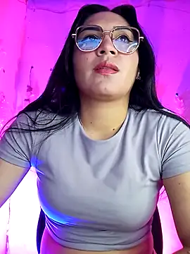 Emy cutee online show from February 14, 2026, 1:11 pm