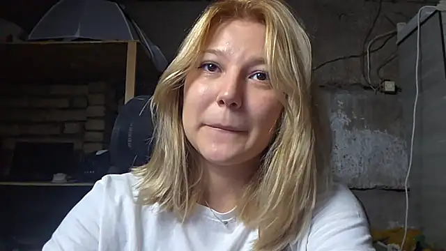 ShinyJules online show from August 8, 2026, 8:43 am