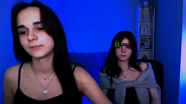 Snapshot of mikameovv chatting on December 21, 2025, 3:25 pm mikameovv online show from December 21, 2025, 3:25 pm