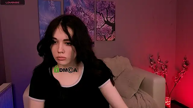 Snapshot of mikameovv chatting on February 3, 2026, 8:14 pm mikameovv online show from February 3, 2026, 8:14 pm