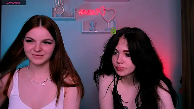 mikameovv online show from July 8, 2026, 7:47 pm