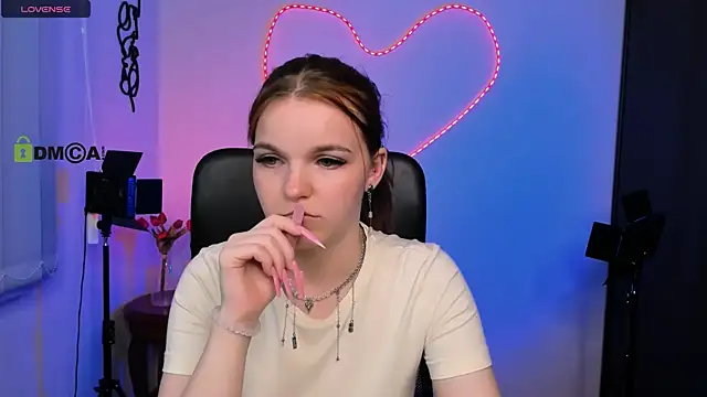 mikameovv online show from July 29, 2026, 7:24 pm