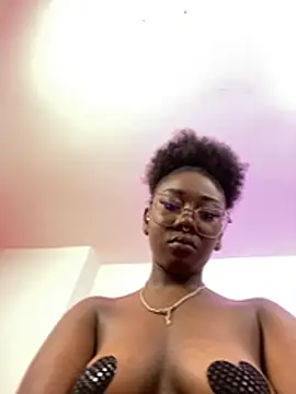 Snapshot of ZahhyGrey chatting on February 4, 2026, 11:44 pm ZahhyGrey online show from February 4, 2026, 11:44 pm