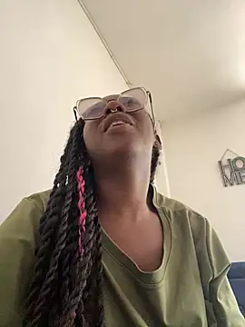 Snapshot of ZahhyGrey chatting on February 28, 2026, 7:13 pm ZahhyGrey online show from February 28, 2026, 7:13 pm