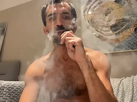 Snapshot of HighandAbove chatting on December 19, 2025, 8:33 pm HighandAbove online show from December 19, 2025, 8:33 pm