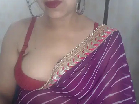 Hotronita123 online show from May 21, 2026, 5:43 pm