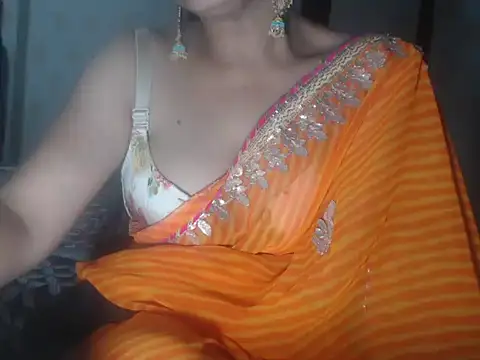 Hotronita123 online show from April 18, 2026, 7:18 pm