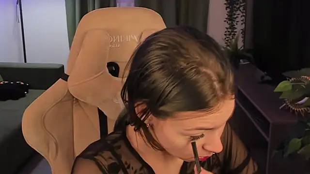 Snapshot of ReikoAckerman chatting on December 15, 2025, 5:46 am ReikoAckerman online show from December 15, 2025, 5:46 am