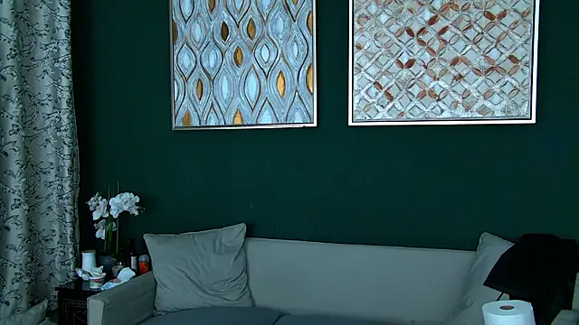 Snapshot of RoxanneJoy chatting on February 9, 2026, 5:16 am RoxanneJoy online show from February 9, 2026, 5:16 am