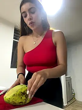 Snapshot of Julieta-8 chatting on December 18, 2025, 1:55 am Julieta-8 online show from December 18, 2025, 1:55 am