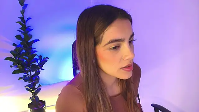 Snapshot of Julieta-8 chatting on February 5, 2026, 2:51 am Julieta-8 online show from February 5, 2026, 2:51 am