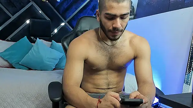 Snapshot of Franco_banderas chatting on December 18, 2025, 2:32 pm Franco banderas online show from December 18, 2025, 2:32 pm